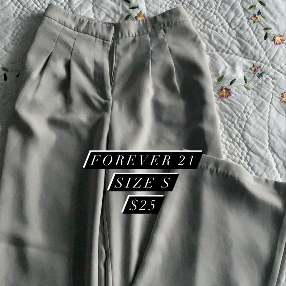 MULTIPLE DRESS CLOTHES - Picture 2 of 6